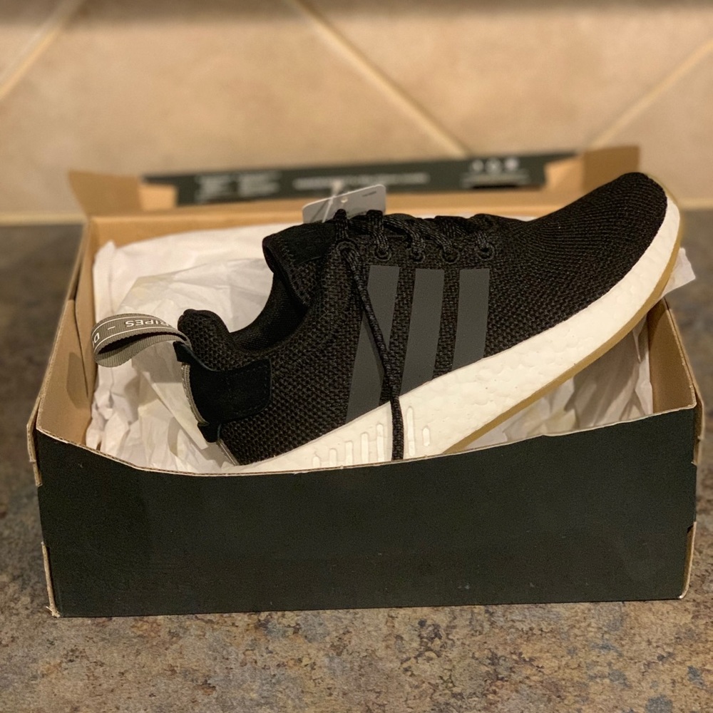 Black NMD_R2 Adidas Sneakers